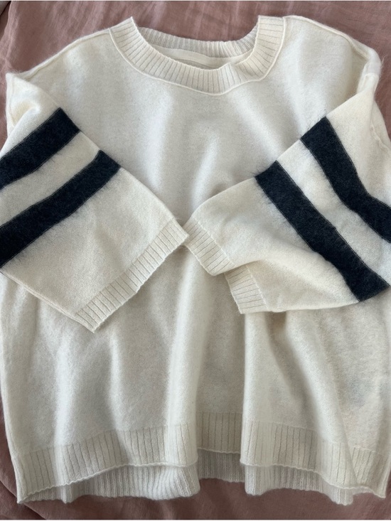 Pilcro Sweaters - Anthropologie Pilcro brushed cashmere boxy crop sweater, size small.